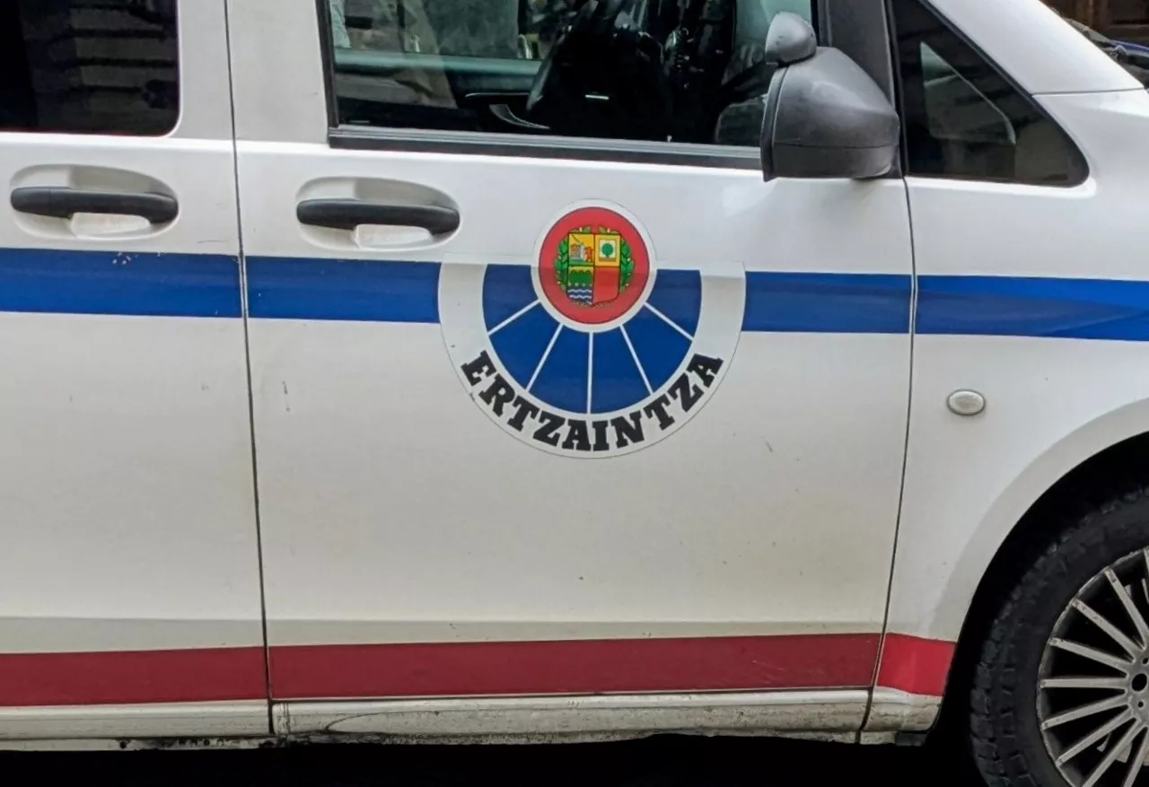 (Foto de ARCHIVO)

Vehículo de la Ertzaintza



EUROPA PRESS

02/8/2025