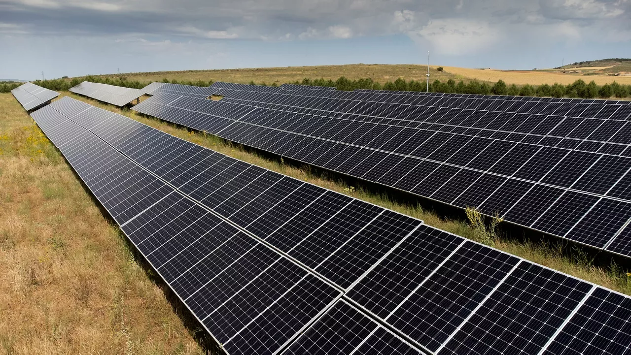 (Foto de ARCHIVO)

Vista de la instalacion de paneles fotovotaicos realizada por EDP en la metalurgica Exide.



REMITIDA / HANDOUT por EDP

Fotografía remitida a medios de comunicación exclusivamente para ilustrar la noticia a la que hace referencia la imagen, y citando la procedencia de la imagen en la firma

15/6/2021
