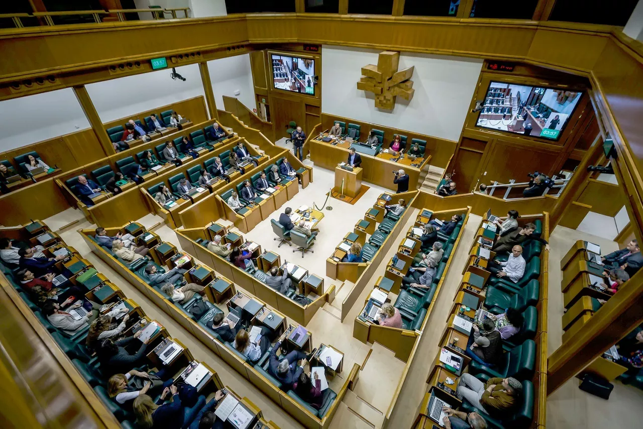 Pleno de control en el Parlamento Vasco



REMITIDA / HANDOUT por PARLAMENTO VASCO

Fotografía remitida a medios de comunicación exclusivamente para ilustrar la noticia a la que hace referencia la imagen, y citando la procedencia de la imagen en la firma

07/11/2025