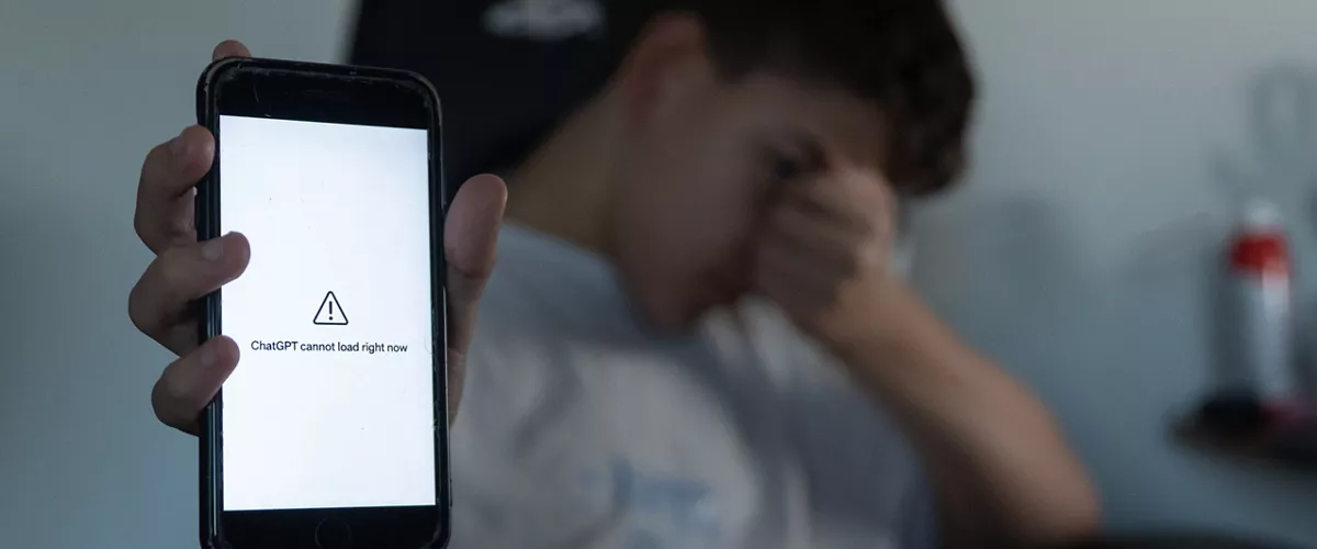 (Foto de ARCHIVO)

Dramatización de una búsqueda en ChatGPT, a 18 de noviembre de 2025, en Madrid (España). Cloudflare está investigando un fallo en su red global que ha provocado la caída de varios de sus clientes, entre los que se encuentra la red social X, el 'chatbot' ChatGPT y el videojuego League of Legends.



Eduardo Parra / Europa Press

18 NOVIEMBRE 2025;FALLO;CHAT GPT;CONSULTA;FALLO EN LA RED;

18/11/2025