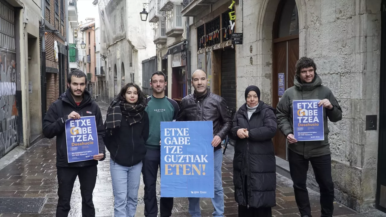 Sindicato de Vivienda Socialista



REMITIDA / HANDOUT por SINDICATO DE VIVIENDA SOCIALISTA

Fotografía remitida a medios de comunicación exclusivamente para ilustrar la noticia a la que hace referencia la imagen, y citando la procedencia de la imagen en la firma

02/12/2025
