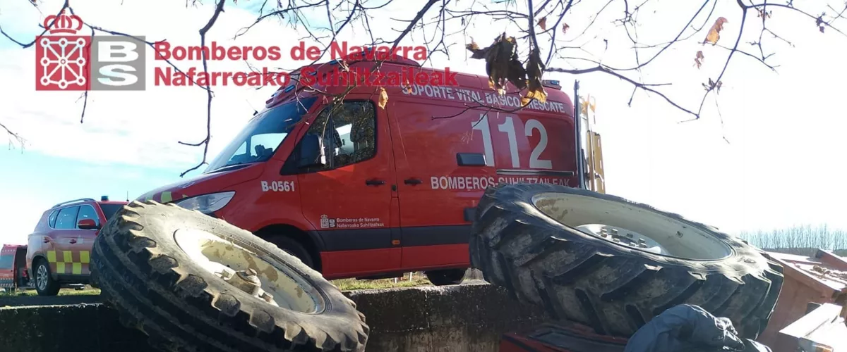 Imagen del tractor volcado en Cáseda.



REMITIDA / HANDOUT por BOMBEROS DE NAVARRA

Fotografía remitida a medios de comunicación exclusivamente para ilustrar la noticia a la que hace referencia la imagen, y citando la procedencia de la imagen en la firma

05/12/2025