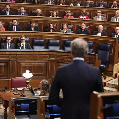 (Foto de ARCHIVO)

El presidente del Partido Popular, Alberto Núñez Feijóo, durante una sesión de control al Gobierno, en el Congreso de los Diputados, a 10 de diciembre de 2025, en Madrid (España). El Gobierno se enfrenta una semana más a las preguntas de la oposición, en concreto esta semana sobre el Plan Auto 2030, la sanidad animal en España y las políticas para garantizar el equilibrio entre la fauna salvaje y la ganadería. Además, el ministro de Asuntos Exteriores, Unión Europea y Cooperación comparece, a petición propia, para informar de la política exterior de España en defensa de la paz, el derecho internacional y el multilateralismo.



Eduardo Parra / Europa Press

10/12/2025