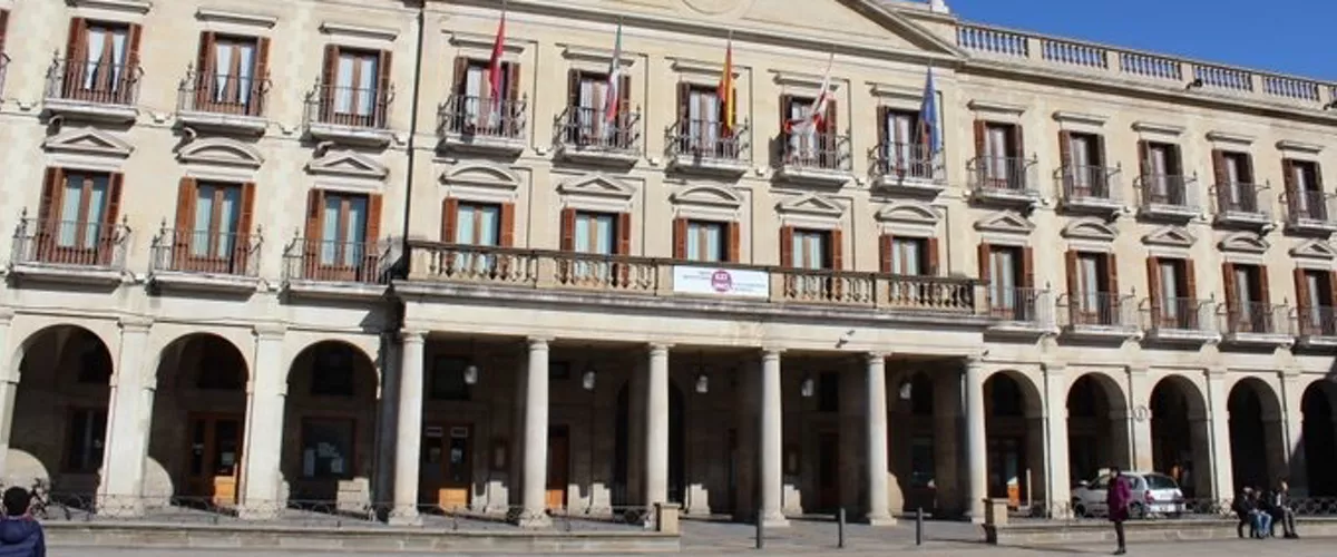 (Foto de ARCHIVO)

Gasteizko udaletxea



REMITIDA / HANDOUT por GASTEIZKO UDALA

Fotografía remitida a medios de comunicación exclusivamente para ilustrar la noticia a la que hace referencia la imagen, y citando la procedencia de la imagen en la firma

20/6/2024