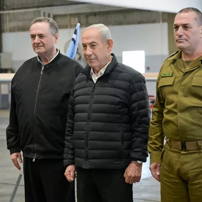 Benjamin Netanyahu (C), israel Katz (R) Eyal Zamir (L).