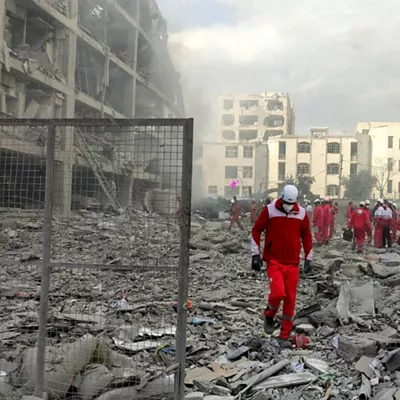 March 10, 2026, Tehran, Iran: Rescue teams from the Iranian Red Crescent Society (IRCS) are working at the site of a building damaged by an airstrike in Resalat Square, Tehran. The United States and Israel launched strikes on Iran on February 28, killing Iranian Supreme Leader Ayatollah Ali Khamenei and senior military officials, after which Iran retaliated with strikes on Israel and Gulf states.,Image: 1081649874, License: Rights-managed, Restrictions: , Model Release: no, Credit line: Ircs / Zuma Press / ContactoPhoto
Editorial licence valid only for Spain and 3 MONTHS from the date of the image, then delete it from your archive. For non-editorial and non-licensed use, please contact EUROPA PRESS.



10/3/2026 ONLY FOR USE IN SPAIN
