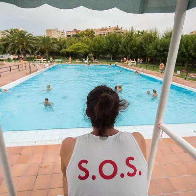 (Foto de ARCHIVO)

Un socorrista en una piscina de verano



REMITIDA / HANDOUT por DANI MARCOS

Fotografía remitida a medios de comunicación exclusivamente para ilustrar la noticia a la que hace referencia la imagen, y citando la procedencia de la imagen en la firma

30/3/2026