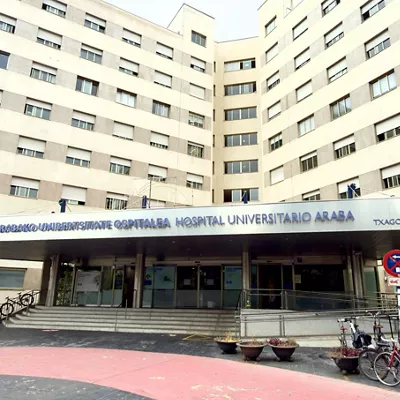 Osakidetza acoge y prestará asistencia en el hospital de Txagorritxu a un menor de 2 años evacuado desde Gaza