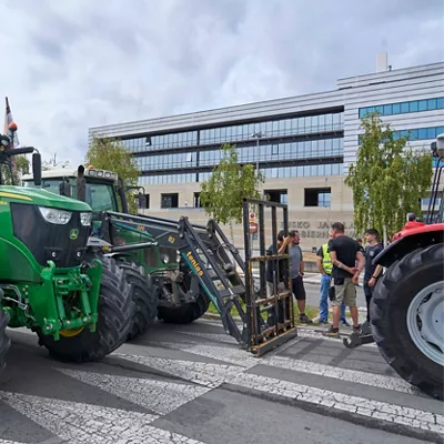 traktorada tractorada gasteiz vitoria ganaderos abeltzainak