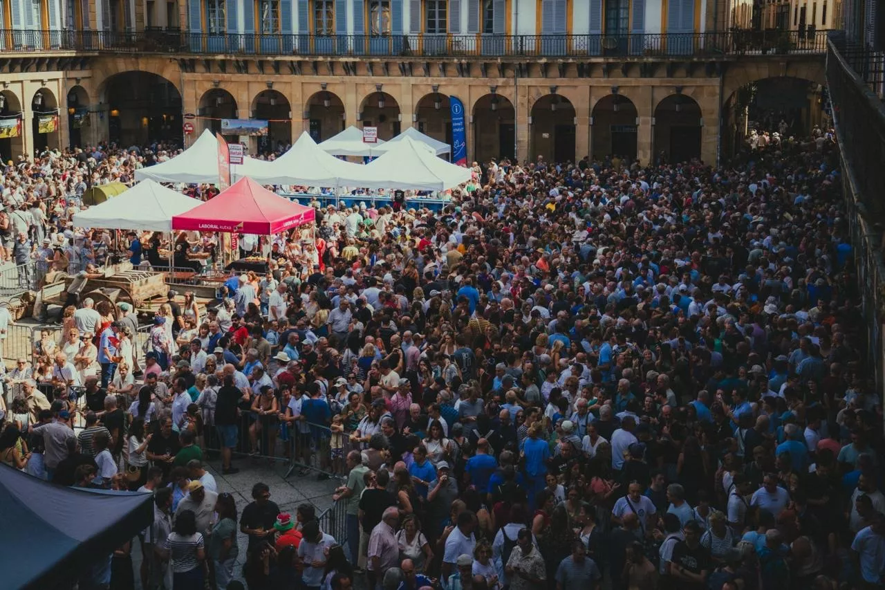 Sagardo Eguna en San Sebastián



REMITIDA / HANDOUT por SAGARDOA ROUTE

Fotografía remitida a medios de comunicación exclusivamente para ilustrar la noticia a la que hace referencia la imagen, y citando la procedencia de la imagen en la firma

05/9/2026