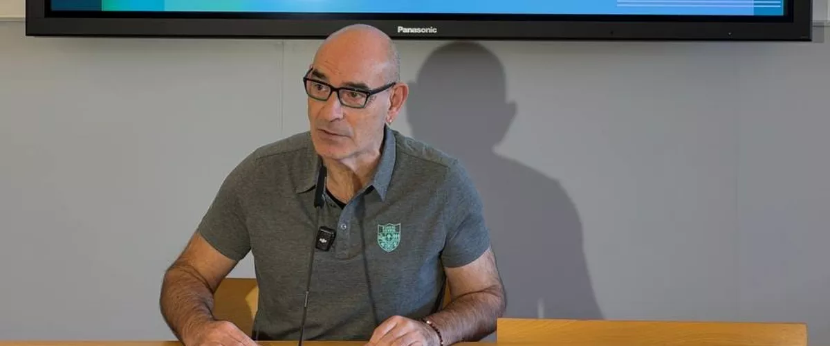 El representante de Gure Esku Josu Etxaburu presenta la conferencia 'La soberanía y la nación en disputa en el siglo XXI'.



REMITIDA / HANDOUT por GURE ESKU

Fotografía remitida a medios de comunicación exclusivamente para ilustrar la noticia a la que hace referencia la imagen, y citando la procedencia de la imagen en la firma

03/2/2026