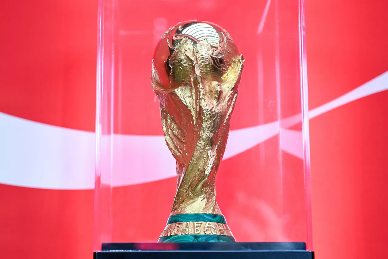 (Foto de ARCHIVO)

Evento de presentación del trofeo original de la Copa Mundial de la FIFA 2026, en el estadio Bernabéu, a 7 de febrero de 2026, en Madrid (España). La Copa Mundial de la FIFA 2026 será la vigésima tercera edición de la Copa Mundial de Fútbol organizada por la FIFA y se desarrollará del 11 de junio al 19 de julio de 2026 en América del Norte: Canadá, Estados Unidos y México.



Gustavo Valiente / Europa Press

07 FEBRERO 2026 FÚTBOL;TROFEO;COPA DEL MUNDO

07/2/2026