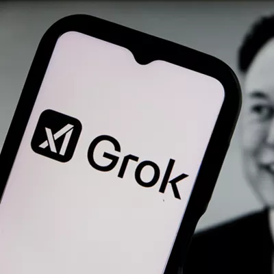 (Foto de ARCHIVO)

January 13, 2026, Bandung, West Java, Indonesia: In this photo illustration, the Grok logo is displayed on a smartphone in front the ELON MUSK photo profile.



Europa Press/Contacto/Algi Febri Sugita

13/1/2026