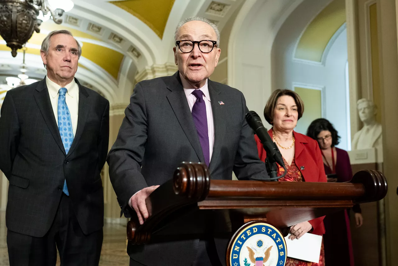senado estados unidos AEB senatua Chuck Schumer