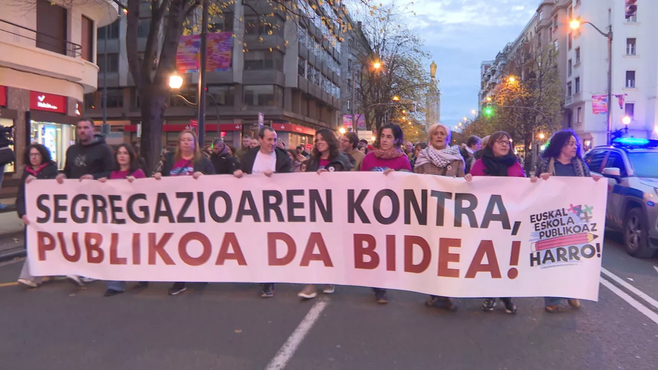 Mila bat lagunek manifestazioa egin dute Bilbon, Euskal Eskola Publikoa Harro elkarteak deituta, eskola segregazioa arazo "estrukturala" dela salatzeko. Plataformak "politika ausartak" eskatu ditu, eta egungo neurriek, segregazio mahaia barne, sistema "bidegabea" finkatzen dutela kritikatu du. Manifestazioa, "Segregazioaren kontra, publikoa da bidea!" lelopean, Bilboko udaletxean amaitu da, hezkuntza publikoaren aldeko manifestu bat irakurriz.