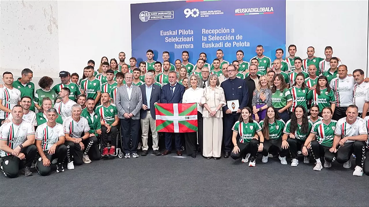 Euskal-Pilota-Selekzioari-harrera