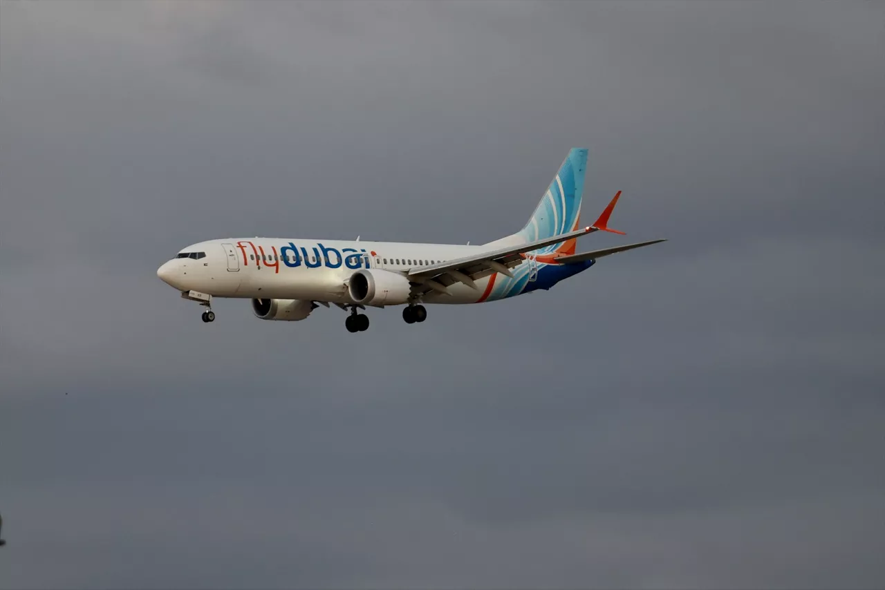 30 September 2026, Israel, Lod: A flydubai plane carrying Israeli passengers who had earlier been aboard another flydubai aircraft that made an emergency landing in Saudi Arabia, arrives at the Ben Gurion International Airport. Photo: Jamal Awad/dpa



30/9/2026 ONLY FOR USE IN SPAIN