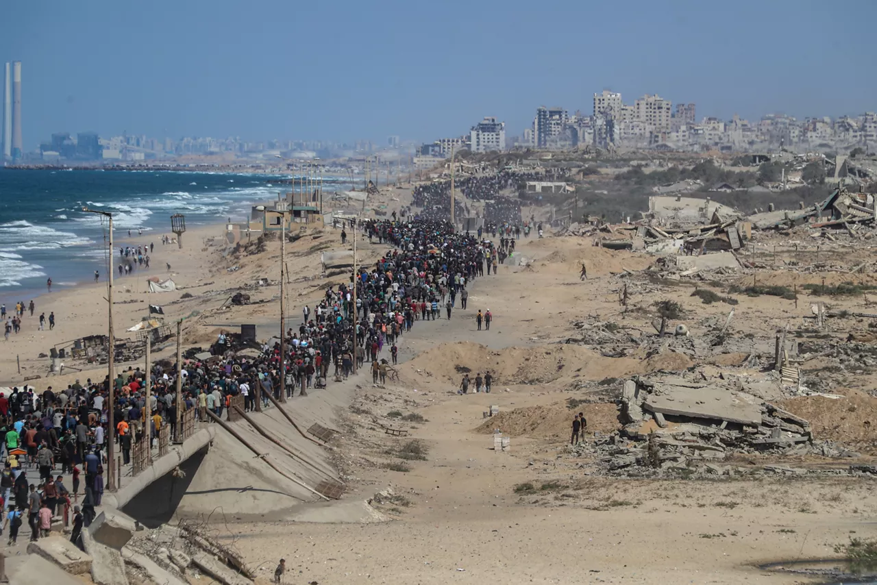 Des milliers de Gazaouites rentrent de leurs abris au sud de la ville de Gaza. Photo : Europa Press.