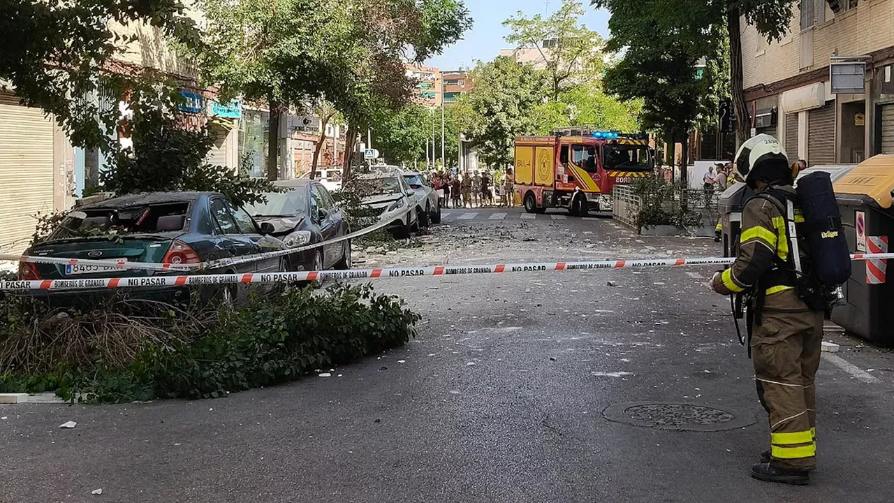Granada lurrikara argazkia