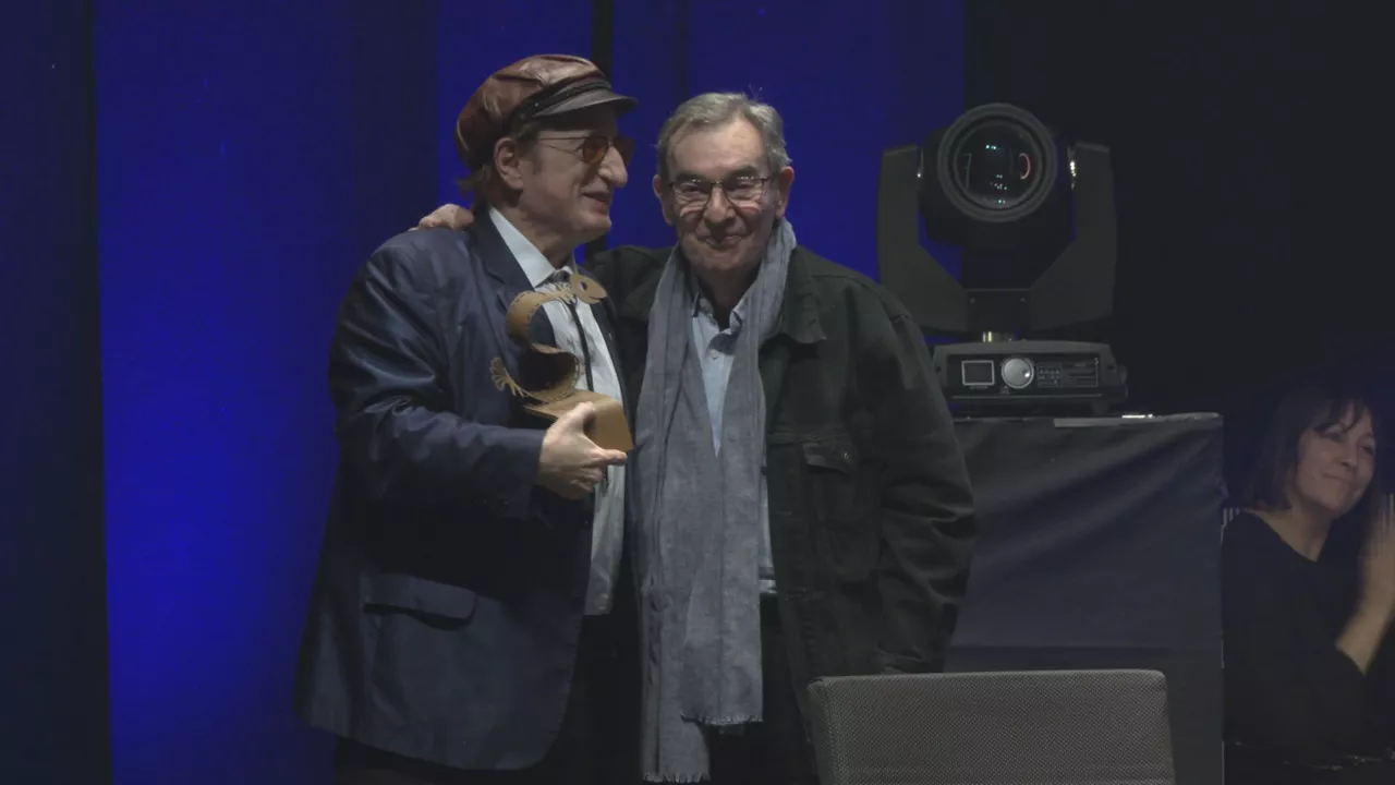 Javier Gurrutxagak jaso du Santurtziko Zinemaldiko Serantes ohorezko saria

"Tragedium" eta "Erreka zoko hortan" film laburrek irabazi dute EITBren Euskal Pantailak saria
