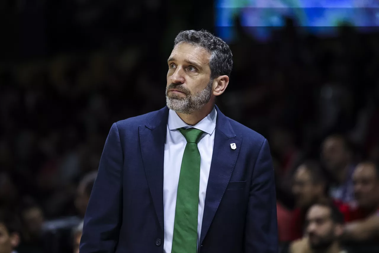 (Foto de ARCHIVO)

Ibon Navarro, head coach of Unicaja looks on during the Final Four Basketball Champions League Third place basketball match played between Unicaja and La Laguna Tenerife at Palau Olimpic Badalona on May 09, 2026 in Badalona, Barcelona, Spain.



Javier Borrego / AFP7 / Europa Press

09/5/2026 ONLY FOR USE IN SPAIN
