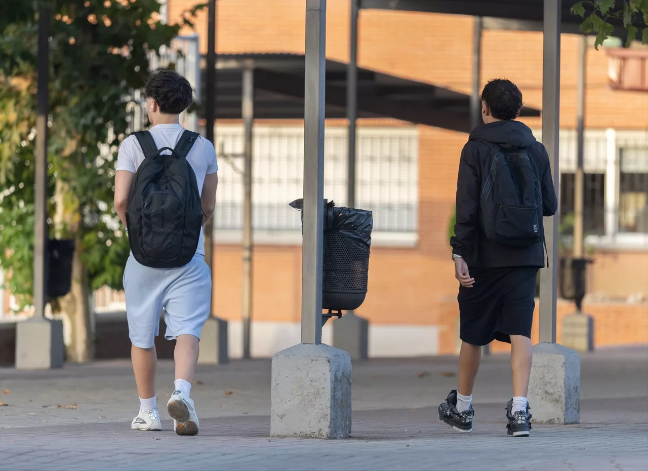 ALUMNADO ESCUELA IKASTETXE GAZTEAK CLASE CURSO IKASTURTEA