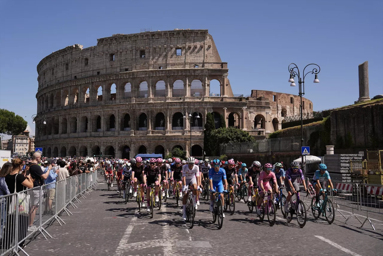 Italiako Giroa: Erroma (Koliseoa)