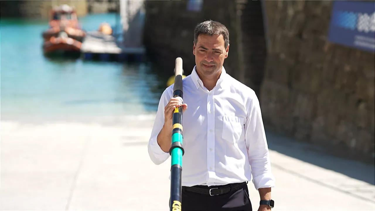 Imanol Pradales lehendakaria. Elkarrizketa arraunari buruz.