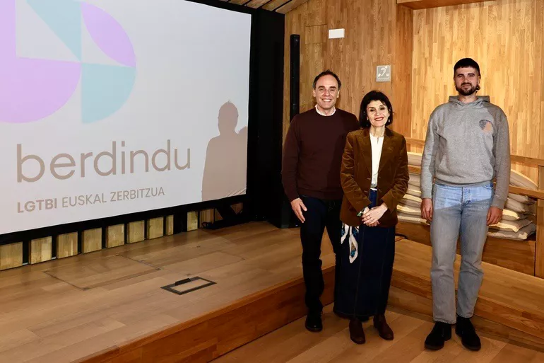 Presentación de la memoria de Berdindu



REMITIDA / HANDOUT por IREKIA

Fotografía remitida a medios de comunicación exclusivamente para ilustrar la noticia a la que hace referencia la imagen, y citando la procedencia de la imagen en la firma

30/3/2026