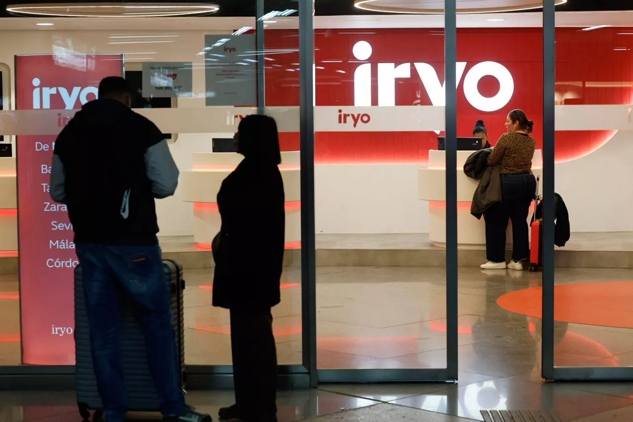 MADRID, 19/01/2026.- Oficina de Iryo en la la estación de Atocha de Madrid este lunes. Treinta y nueve personas fallecidas y más de 20 heridas graves es el balance provisional del accidente entre dos trenes de alta velocidad en Adamuz (Córdoba), una tragedia cuyas causas empiezan a investigarse y que mantiene cortada la comunicación ferroviaria de alta velocidad entre Madrid y Andalucía. EFE/ Chema Moya
