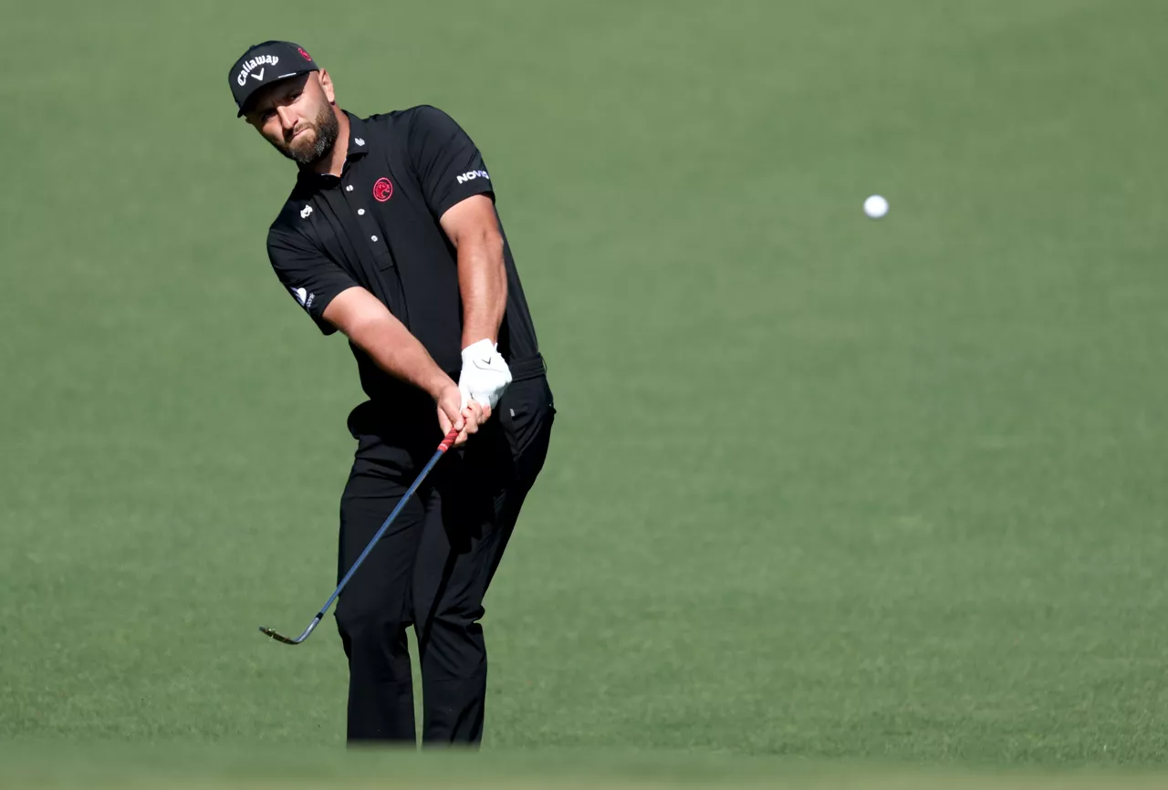 Augusta (United States), 10/04/2026.- Jon Rahm of Spain plays a shot from the fairway on Hole 2 in Round 2 of the 2026 Masters tournament in August, Georgia, USA, 10 April 2026. (España) EFE/EPA/CHRIS TORRES
