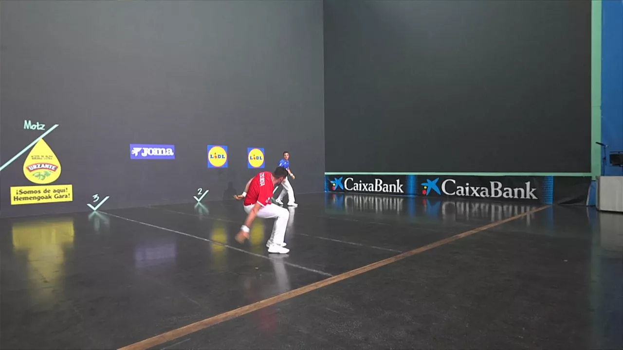 Joseba Ezkurdiaren pilotakada akrobatikoa