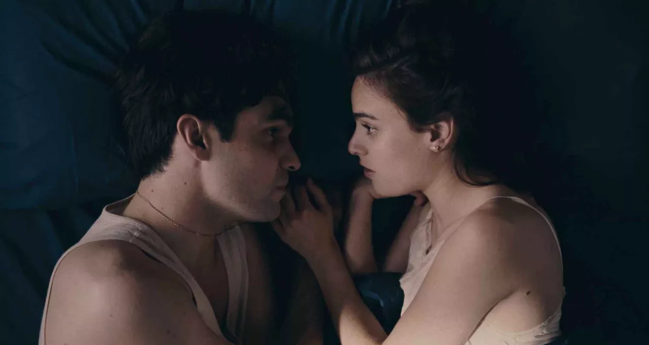 teaser Karmele nueva película de Asier Altuna
con Jone Laspiur y Eneko Sagardoy 