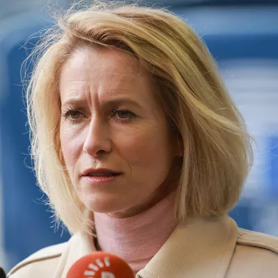 Luxembourg City (Luxembourg), 21/04/2026.- High Representative of the European Union for Foreign Affairs and Security Policy, Kaja Kallas, speaks to the media upon arrival at a Foreign Affairs Council meeting in Luxembourg City, Luxembourg, 21 April 2026. EU foreign ministers discuss the situation in the Middle East, including the war involving Iran and its regional impact, as well as growing calls by several member states to review or suspend the EU-Israel Association Agreement over human rights concerns in Gaza, according to the Council of the European Union agenda. (Luxemburgo, Luxemburgo) EFE/EPA/Olivier Hoslet
