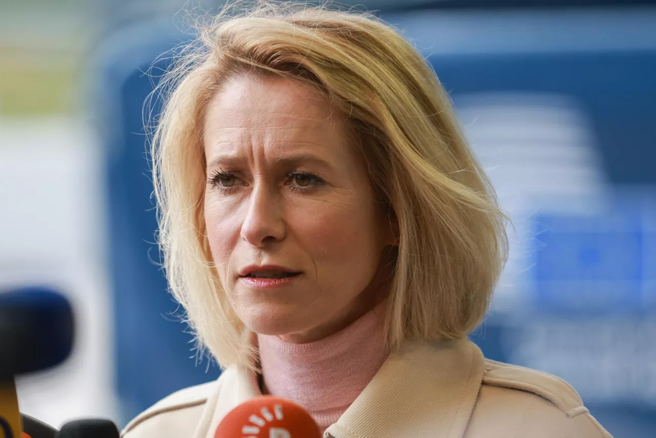 Luxembourg City (Luxembourg), 21/04/2026.- High Representative of the European Union for Foreign Affairs and Security Policy, Kaja Kallas, speaks to the media upon arrival at a Foreign Affairs Council meeting in Luxembourg City, Luxembourg, 21 April 2026. EU foreign ministers discuss the situation in the Middle East, including the war involving Iran and its regional impact, as well as growing calls by several member states to review or suspend the EU-Israel Association Agreement over human rights concerns in Gaza, according to the Council of the European Union agenda. (Luxemburgo, Luxemburgo) EFE/EPA/Olivier Hoslet
