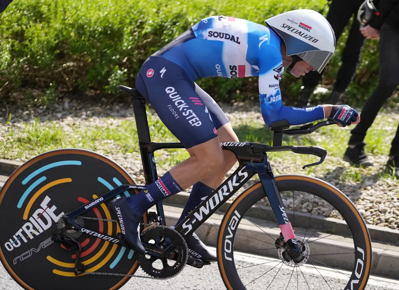 Mikel Landa, erlojupekoan.