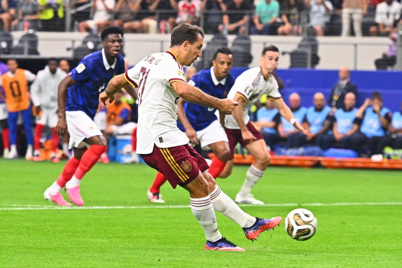 Mikel Oyarzabal: penaltia gola Munduko Txapelketa vs Frantzia