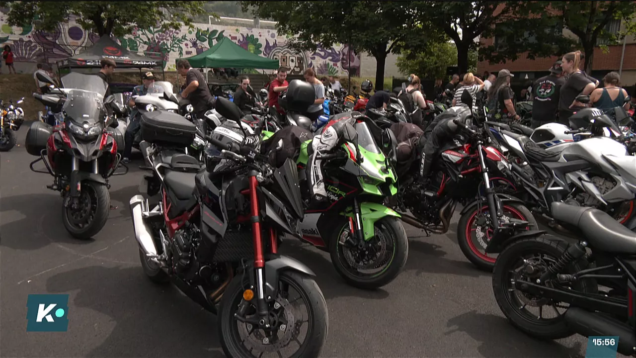 Motos
