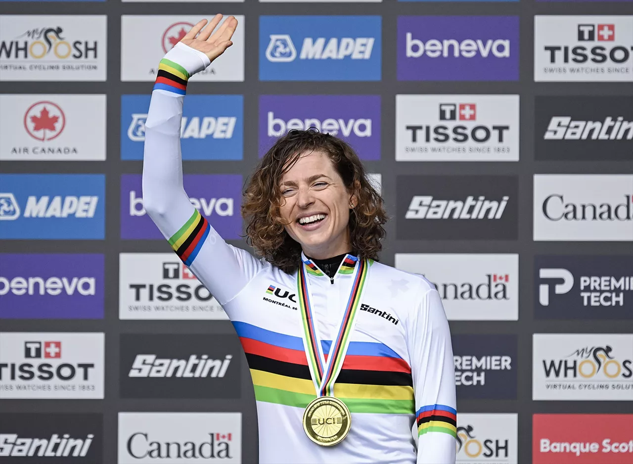 20 September 2026, Canada, Montreal: Swiss cyclist Marlen Reusser waves to the crowd after winning the women's elite individual time trials (ITT) at the UCI Road World Championships cycling event in Montreal. Photo: Graham Hughes/Canadian Press via ZUMA Press/dpa



Graham Hughes/Canadian Press via / DPA

20/9/2026 ONLY FOR USE IN SPAIN