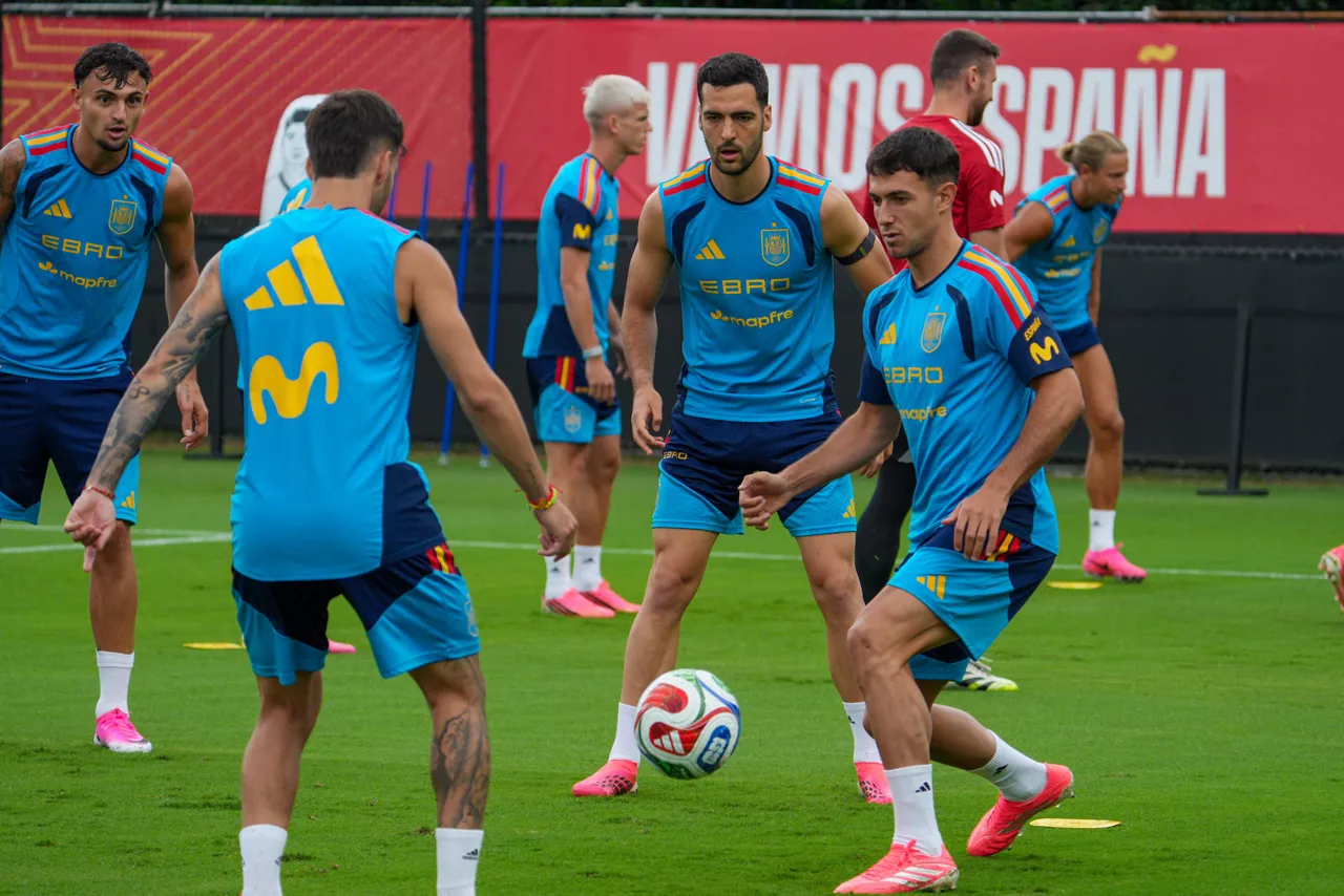 Zubimendi eta Merino Espainiarekin entrenatzen