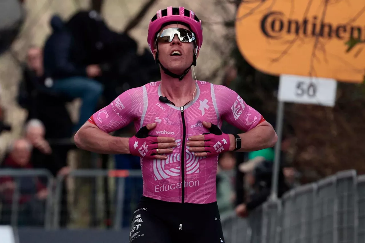 Mombaroccio (Italy), 13/03/2026.- Danish rider Michael Valgren of the EF Education - EasyPost team wins the fifth stage of the Tirreno-Adriatico, a 186 km route from Marotta-Mondolfo to Mombaroccio, Italy, 13 March 2026. (Ciclismo, Italia) EFE/EPA/ROBERTO BETTINI
