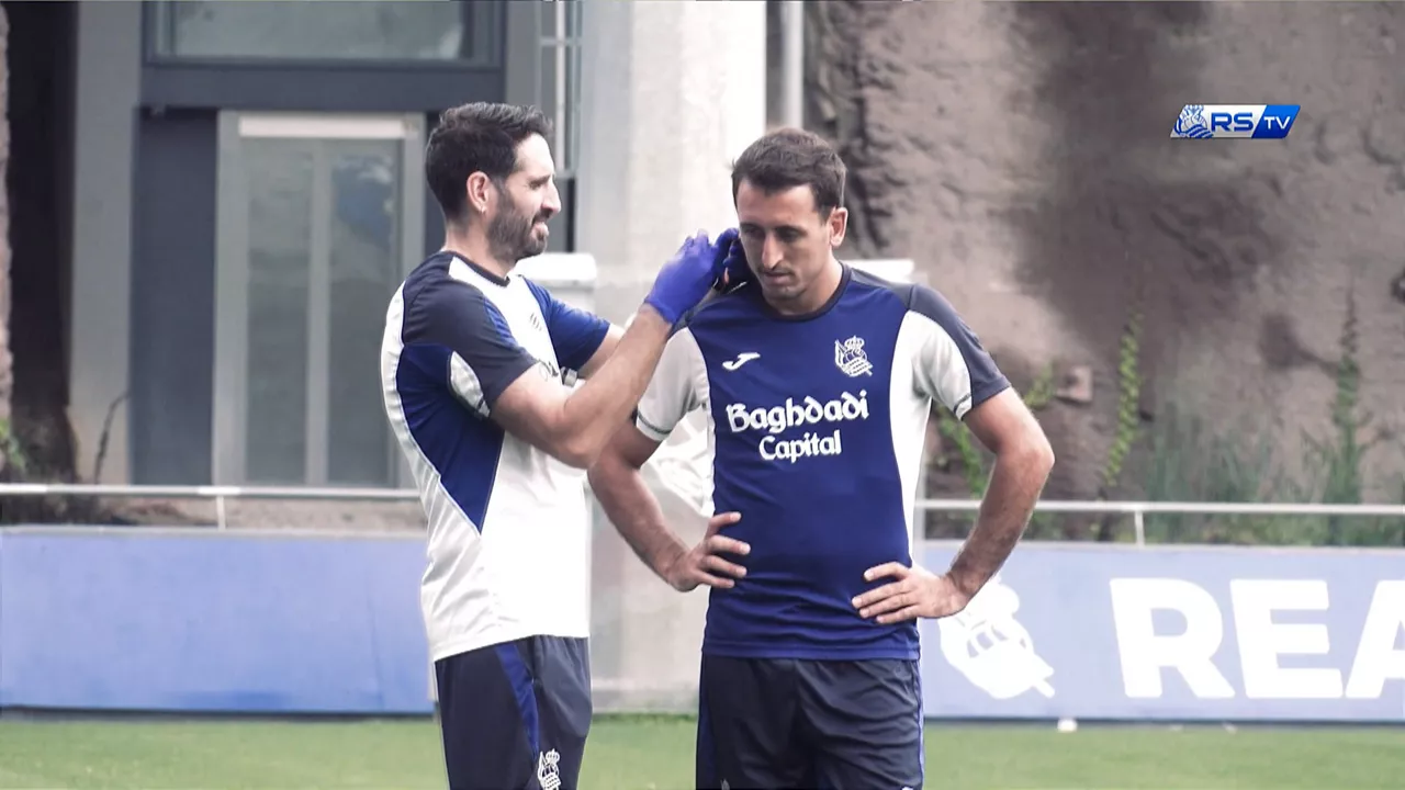 Mikel Oyarzabal entrenamenduetara bueltatu da.