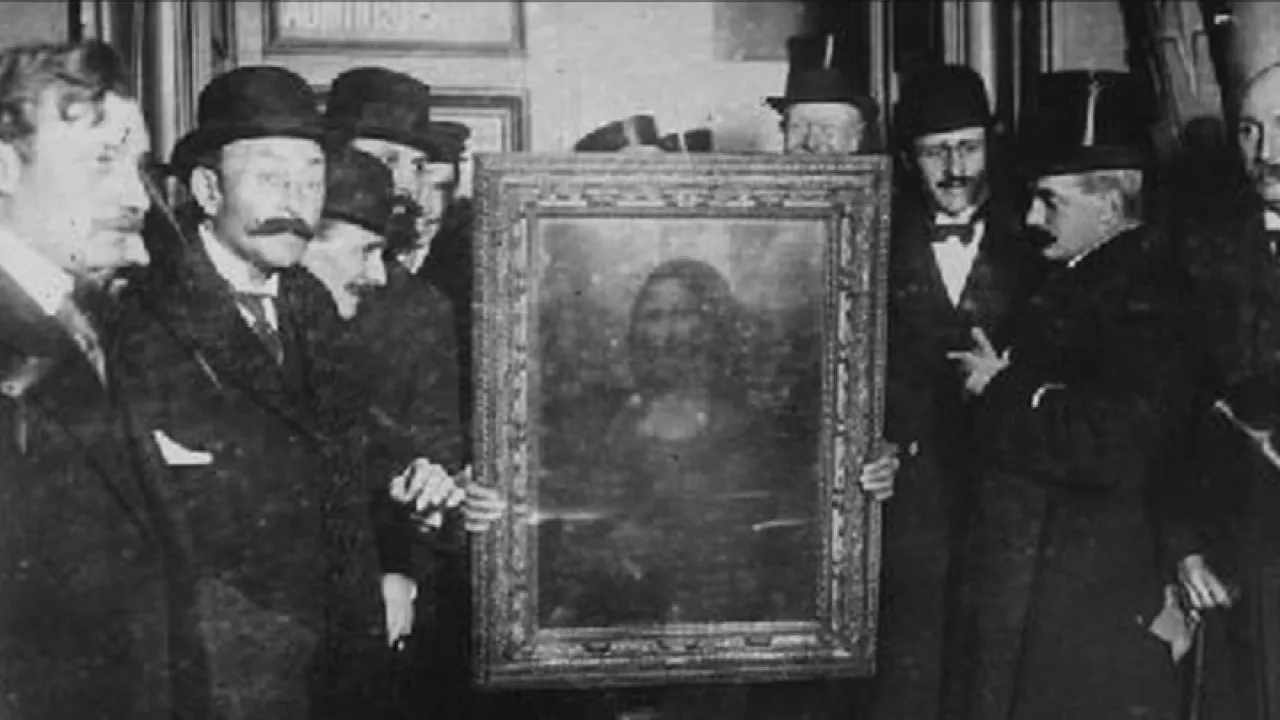 ‘Mona Lisa’ 1911eko abuztuan lapurtu zuen Louvre museoko langile batek, manta azpian ezkutatuta

1994an, leiho batetik sartu ziren Osloko galerian, eta 50 segundotan Edvard Munchen ‘Oihua’ lapurtu zuten

Lapurrek honako ohartxo hau utzi zuten: “Mila esker segurtasun txarragatik”

Geroago, ostu zuten ‘Oihua’ artelanaren beste bertsio bat pistola eskuan, pintore beraren ‘Madonna’ artelanarekin batera

Aste honetan, Picassoren artelana honen lapurreta misteriotsuaren berri izan dugu 

Espainiako lapurretarik handiena, ordea, Esther Koplowitzen bilduma izan zen 2001ean