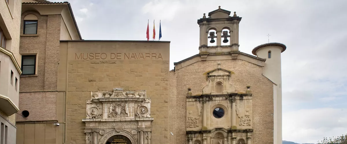 Nafarroako Museoaren fatxada, Iruñean 