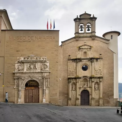 Nafarroako Museoaren fatxada, Iruñean 