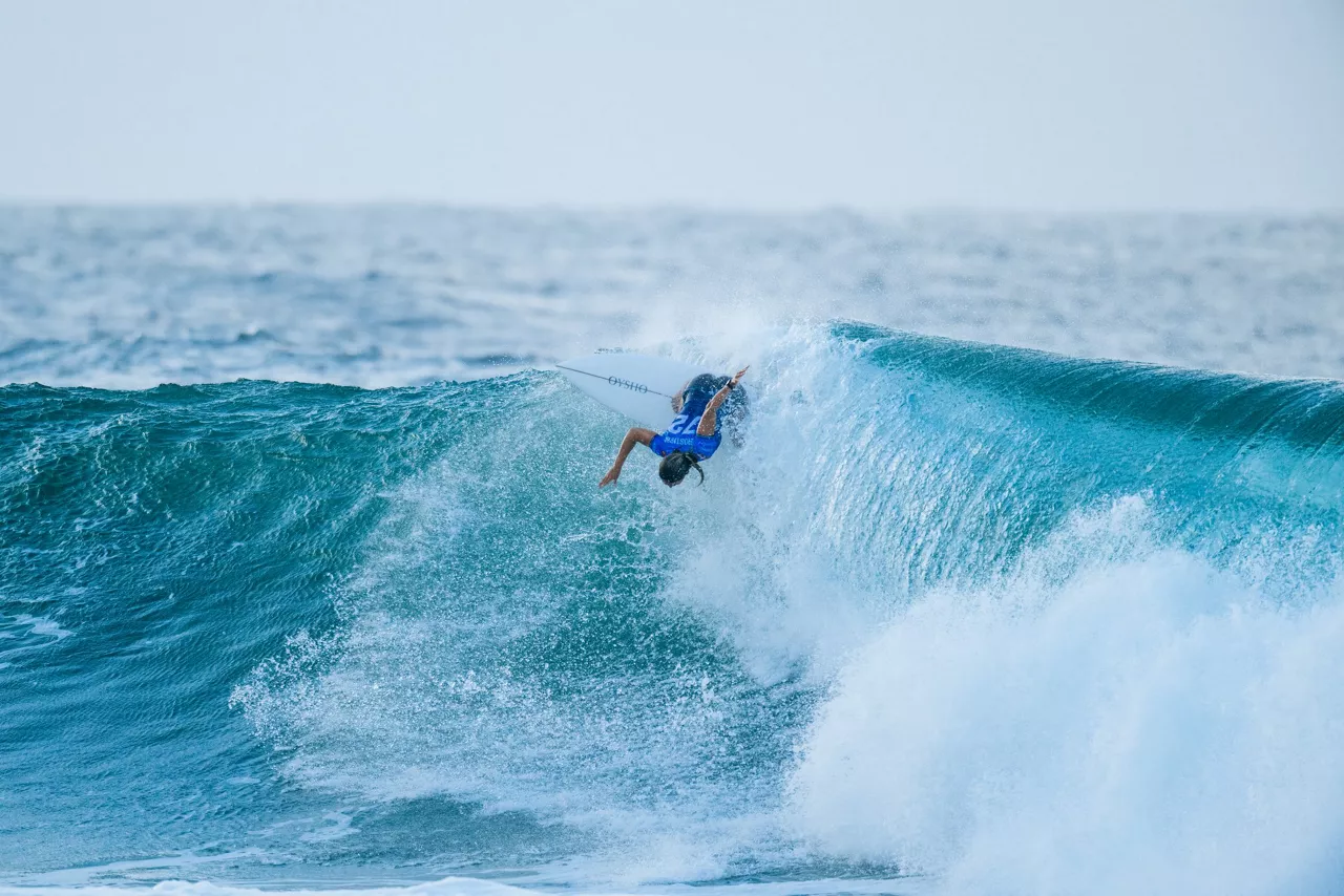 Nadia-Erostarbe-surf