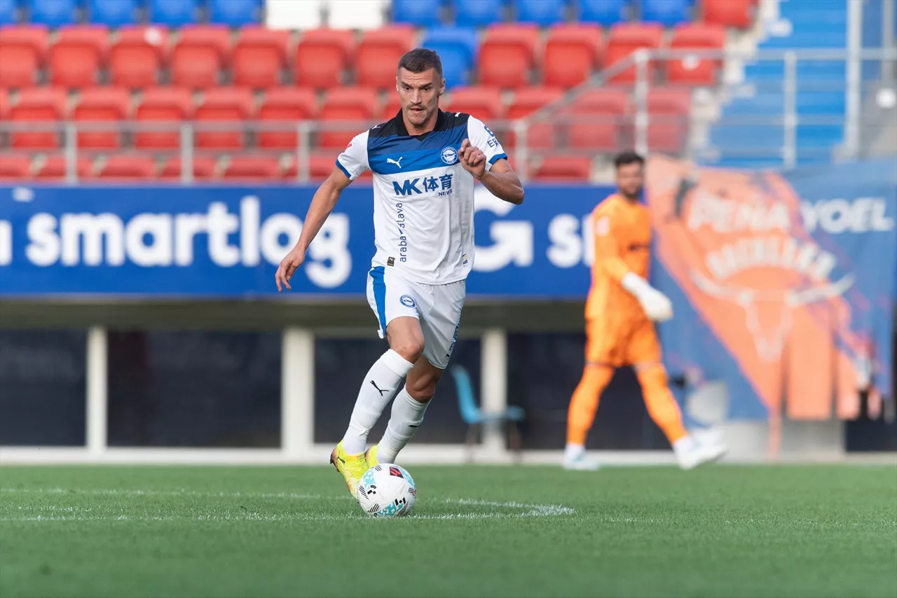 (Foto de ARCHIVO)

El defensa serbio del Deportivo Alavés Nikola Maras, en un partido con el equipo de Vitoria.



REMITIDA / HANDOUT por DEPORTIVO ALAVÉS

Fotografía remitida a medios de comunicación exclusivamente para ilustrar la noticia a la que hace referencia la imagen, y citando la procedencia de la imagen en la firma

30/1/2026