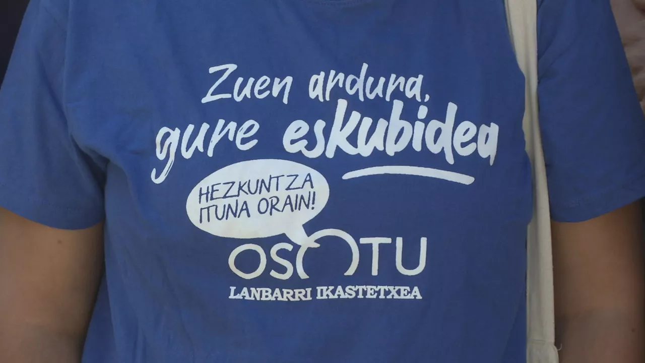 Protest T-shirt from the Osotu Lanbarri School Parents Association in Güeñes. Image: EITB