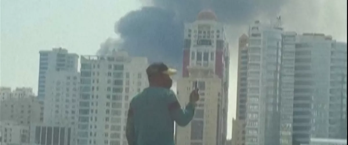 Irán ha respondido al ataque masivo desencadenado esta mañana por Estados Unidos e Israel con misiles dirigidos no solo contra territorio israelí, sino contra posiciones militares norteamericanas en sus bases en la región, concretamente en Bahréin, Qatar, Kuwait y Emiratos Árabes Unidos.