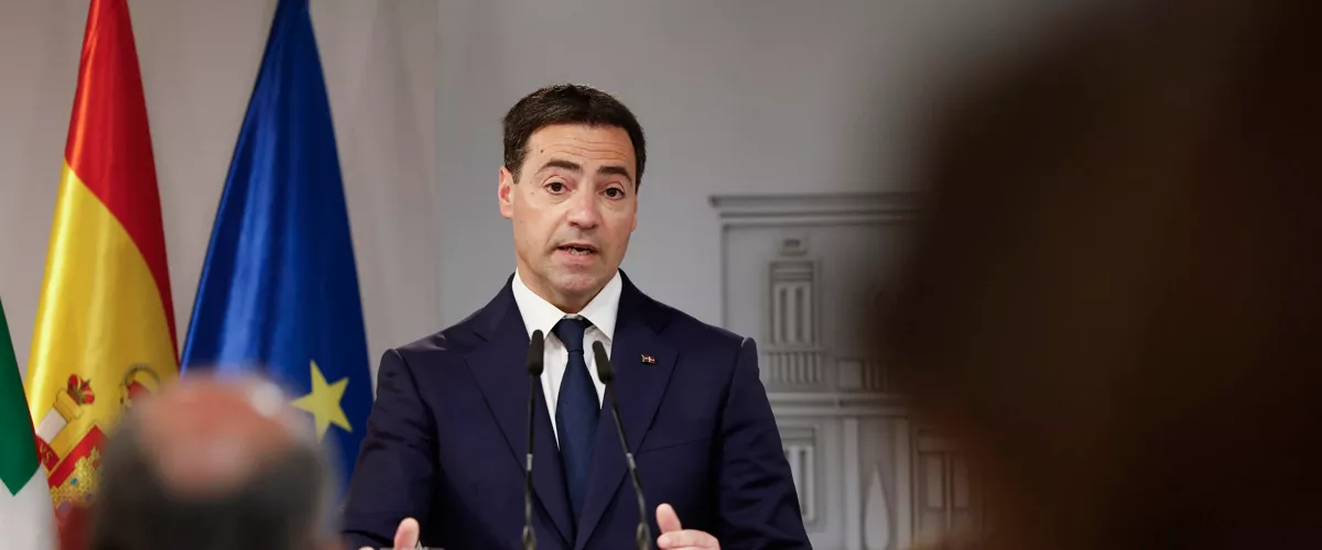 MADRID, 27/03/2026.- El lehendakari, Imanol Pradales, durante la rueda de prensa posterior a la tercera reunión de la Comisión Bilateral de Cooperación Estado-Euskadi, que ha mantenido con el presidente del Gobierno, Pedro Sánchez, este viernes en Moncloa. EFE/ Chema Moya
